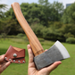 Robuste Axt mit Holzgriff