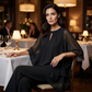 Eleganter Zweiteiler: Bluse mit asymmetrischem Saum & weite Hose
